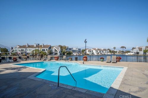 3605 Windspun Dr, Huntington Beach CA  92649-2016 exterior