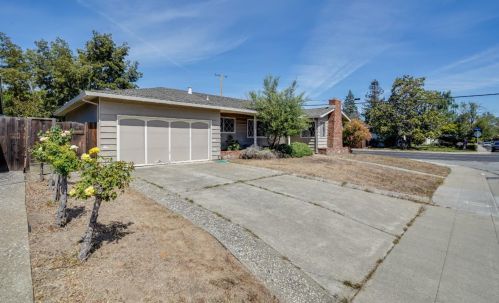 2702 Doverton Sq, Mountain View, CA 94040-4472