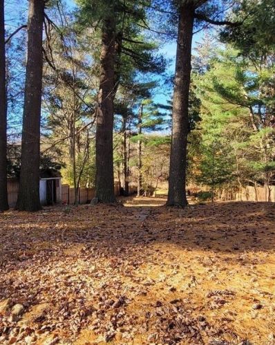 2101 Plank Rd, Cheshire CT  06410-1305 exterior