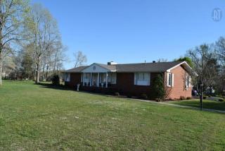 428 Shelton Rd, Manchester, TN 37355-2153