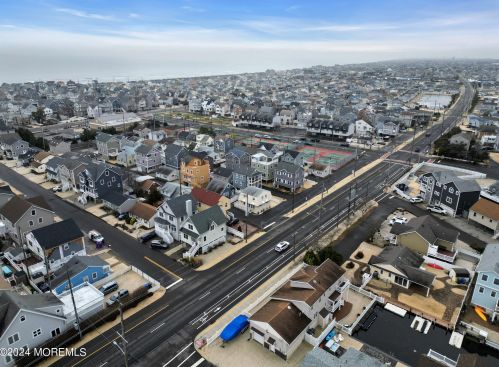 125 Throssell Rd, Lavallette NJ 08735-3230 exterior