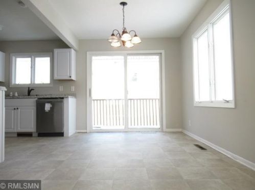 991 Farrington St, Saint Paul MN  55117-5119 exterior