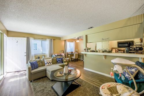 6241 Cavan Dr, Citrus Heights, CA 95621-5237