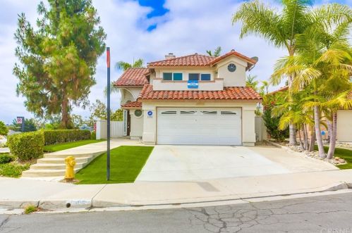 1896 Avenida Aragon, Oceanside, CA 92056-6203