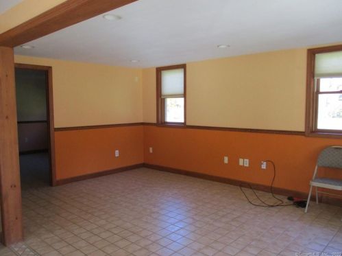 72 Snake Meadow Rd, Killingly CT  06239-3828 exterior