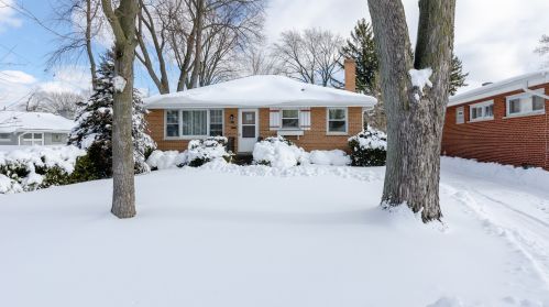 153 Church Rd, Bensenville, IL 60106-2022