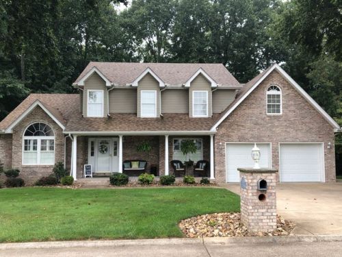 1115 Olde Pine Dr, Hurricane, WV 25526-9084
