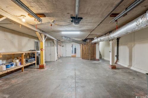 1306 Gilman Ave, San Francisco CA 94124-3243 exterior