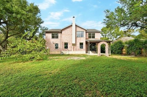 8029 Evadean Cir, Austin TX  78745-8004 exterior