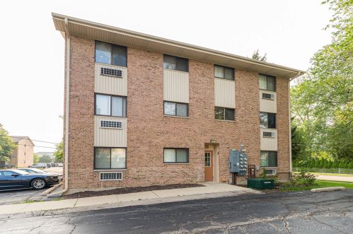 271 12th St, Wheeling IL  60090-2783 exterior