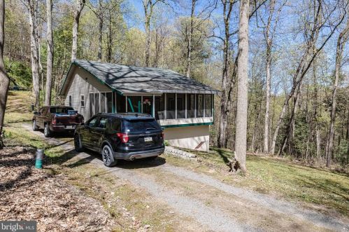 398 Acorn Rd, Eshcol, PA