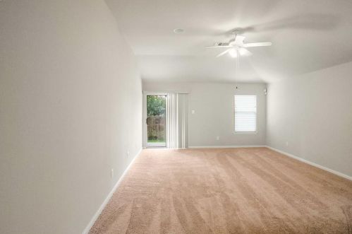 270 Goldenrod St, Uhland TX  78640-4218 exterior