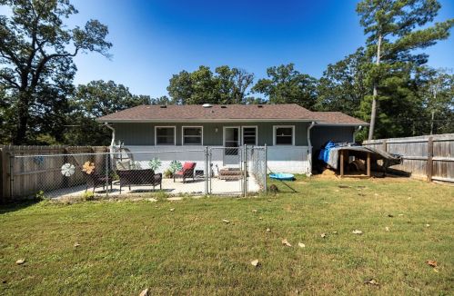 106 Oakland St, Hartwell, GA 30643-2043
