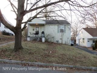 142 Monroe St, Radford VA  24141-2529 exterior
