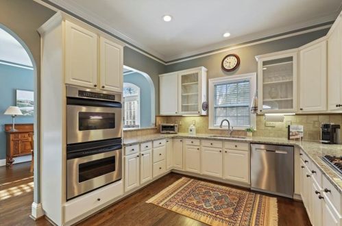 2483 Brookhaven Heights Ct, Atlanta GA  30319-5249 exterior