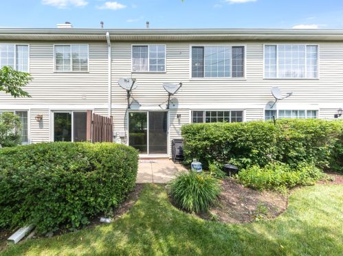 208 Lenox Ct, Carol Stream IL  60188-3056 exterior