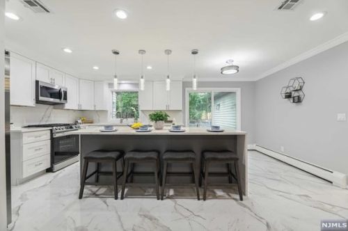 68 Trautwein Cres, Closter, NJ 07624-2934