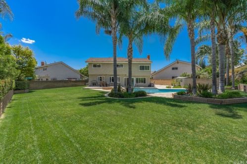 8198 Woodsboro Ave, Anaheim CA  92807-2519 exterior