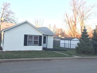 859 Moran St, Joliet, IL 60435-4558