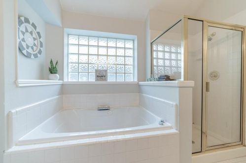 6868 Auckland Dr, Austin TX  78749-4139 exterior