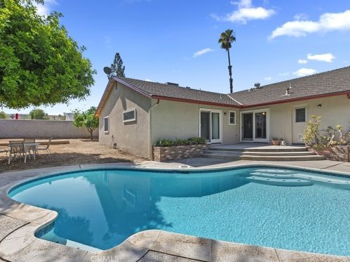 5550 Gloucester Way, Riverside CA  92506-3425 exterior