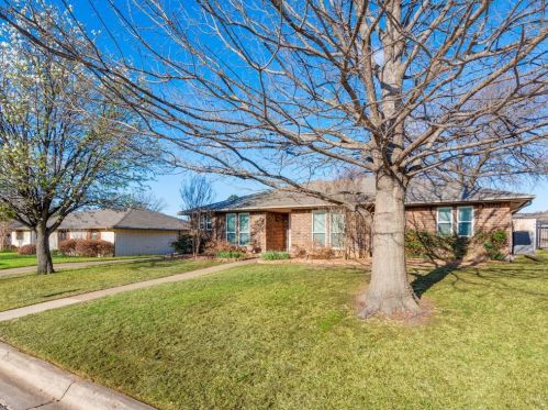 7529 Mapleleaf Dr, Fort Worth TX  76182-7908 exterior