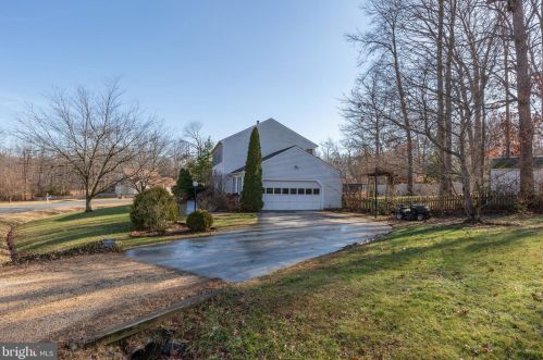 11303 Springfield Dr, Fredericksburg, VA 22408-1551