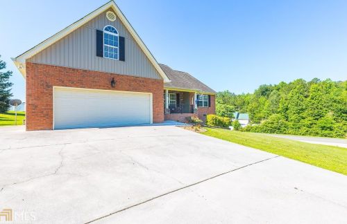 32 Oak Meadow Dr, Rock Spring, GA 30739-2479