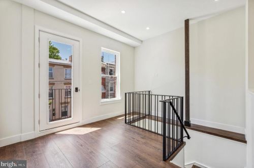 417 Manton St, Philadelphia PA  19147-5214 exterior