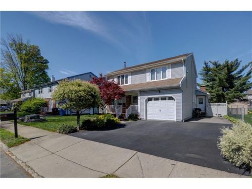 42 Cathrine St, Sewaren, NJ 07077-1025