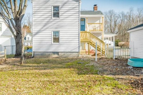 39 Frissell Ter, Middletown CT  06457-4612 exterior