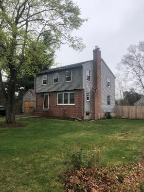 95 Dedham Rd, Warwick, RI 02888-3429