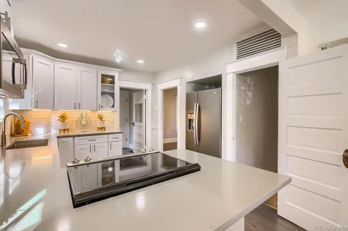 3221 Grant St, Englewood CO 80113-6829 exterior