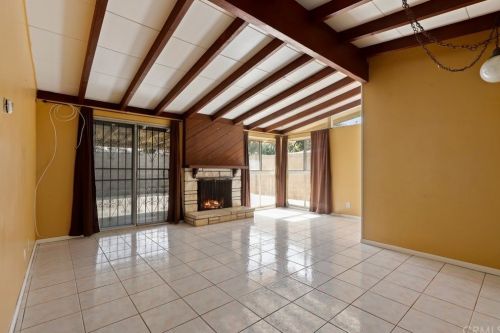 2422 Olive St, Santa Ana, CA 92707-3311