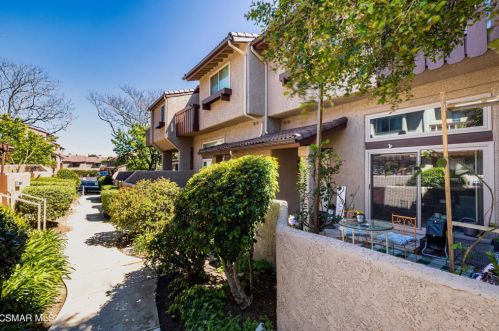 2445 Chandler Ave, Simi Valley CA  93065-0938 exterior