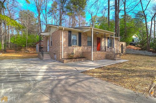 240 Lake Dr, Atlanta GA  30340 exterior