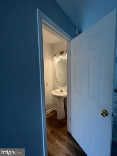 106 Zachary Dr, Hanover PA 17331-8674 exterior