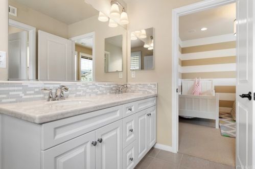 129 Pathway, Irvine CA  92618-8846 exterior