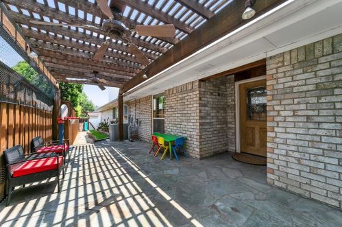 10526 Berry Knoll Dr, Dallas, TX 75230-4245
