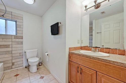 1309 Alamo St, Austin TX  78702-2224 exterior