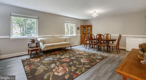 1576 Goldenrain Ct, Herndon VA  20190-4037 exterior