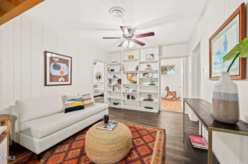 2512 Rockdell St, Glendale CA 91214-2221 exterior