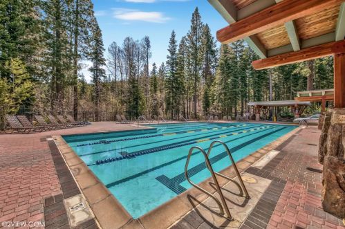 3163 Aspen Grove Rd, Truckee CA  96161-4206 exterior