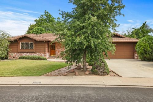 1121 Mount Vernon Dr, Modesto, CA 95350-2107