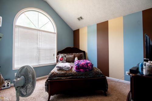 6063 Creekview, Rex GA 30273 exterior