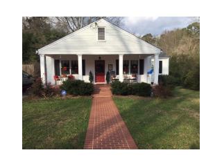 424 Cascade Dr, Marietta, GA 30064-2218