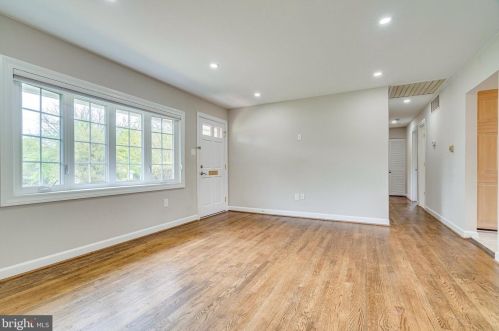 7220 Wilburdale Dr, Annandale, VA 22003-6032