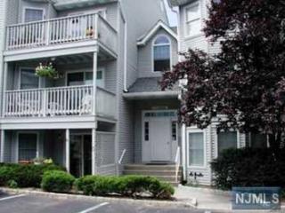 40 Boulder Run Rd, Paterson, NJ 07501-3357