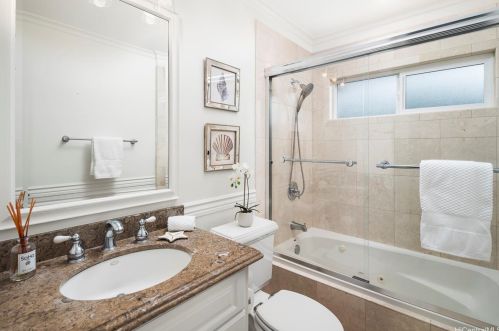 5576 Poola St, Honolulu HI  96821-1565 exterior