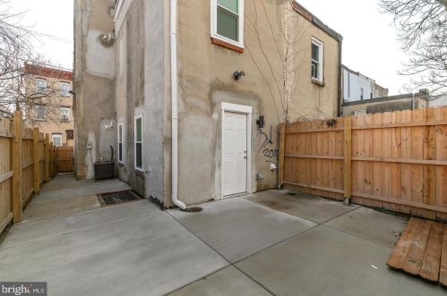 2144 8th St, Philadelphia PA  19122-1312 exterior